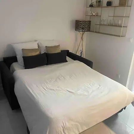 Le Petit Saint-amand Apartment *