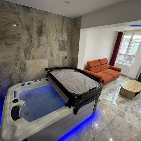 Le Saint-amand - Jacuzzi Apartment *